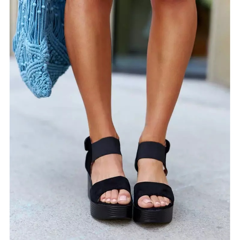 Crne sandale na klin od Romani crna 1