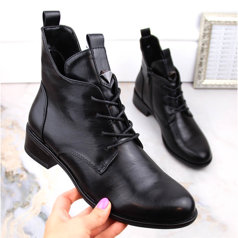 M. DASZYŃSKI Ženske izolirane čizme na vezanje i patentni zatvarač M.Daszyński SA198-24 crna 1