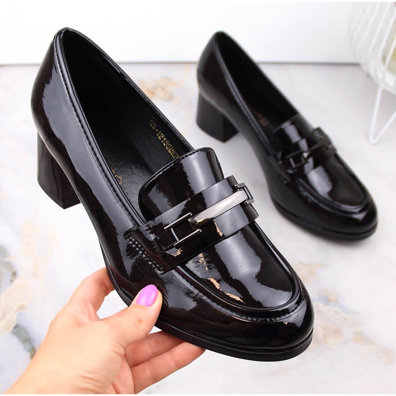 Lakirane ženske mokasine na visoku petu crne Potocki SZ12155 crna 1