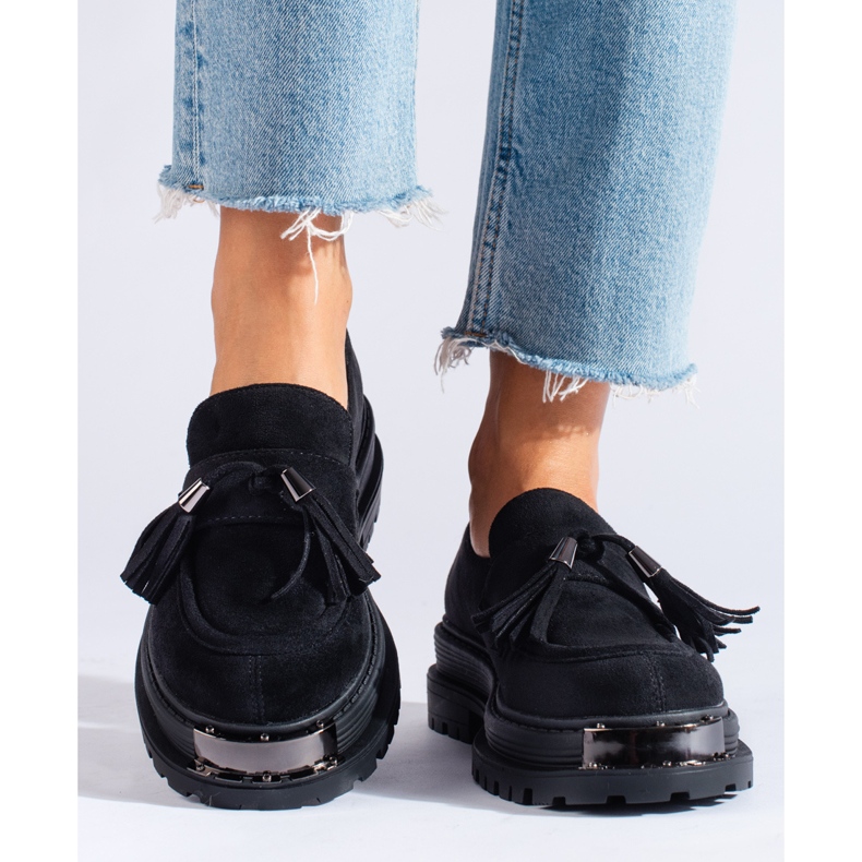 Crne natikače s resicama od brušene kože iz Sheloveta crna 1