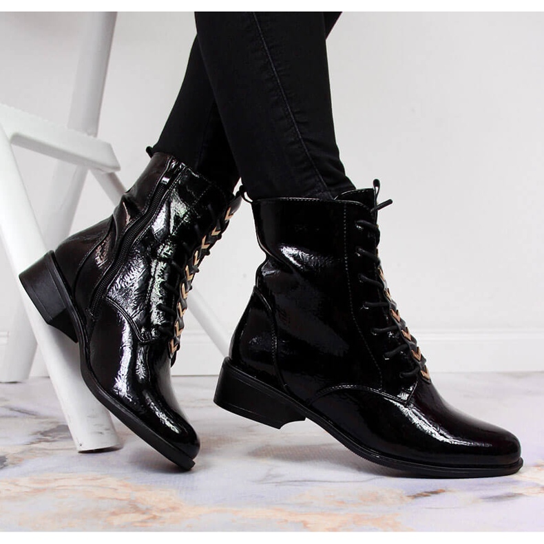 Ženske izolirane čizme lakirane crne Jezzi ASA62-91 crno 1