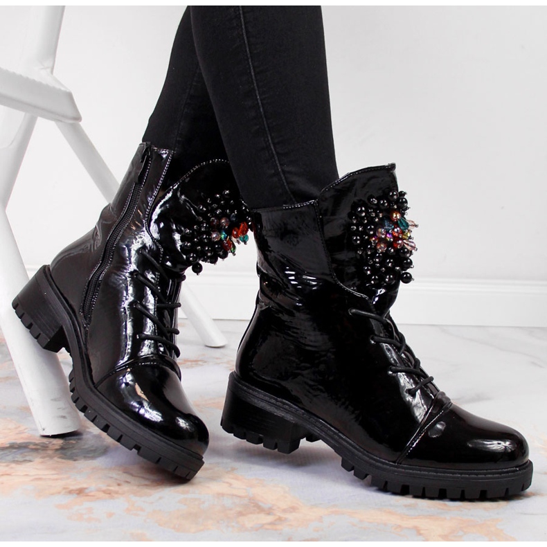 Ženske čizme s perlama, izolirane, lak crne Jezzi RMR2071-15 crna 1