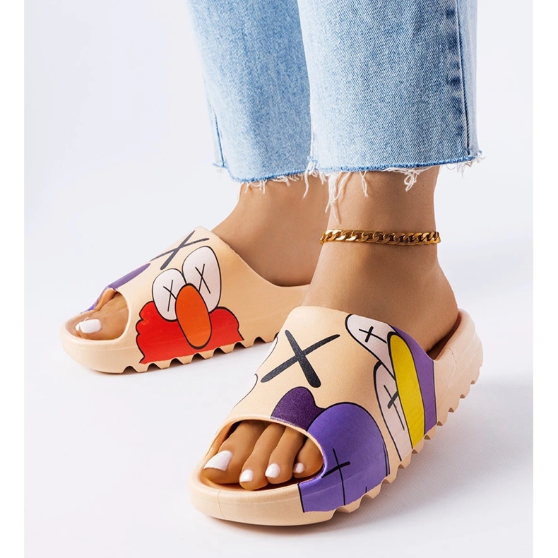 Tamno bež japanke s Lindale printom 1