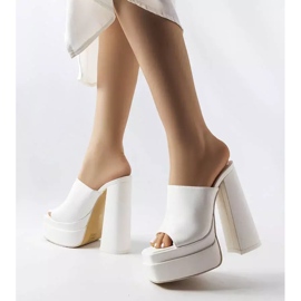 BM Mercure bijele sandale na visoku petu bijela 1