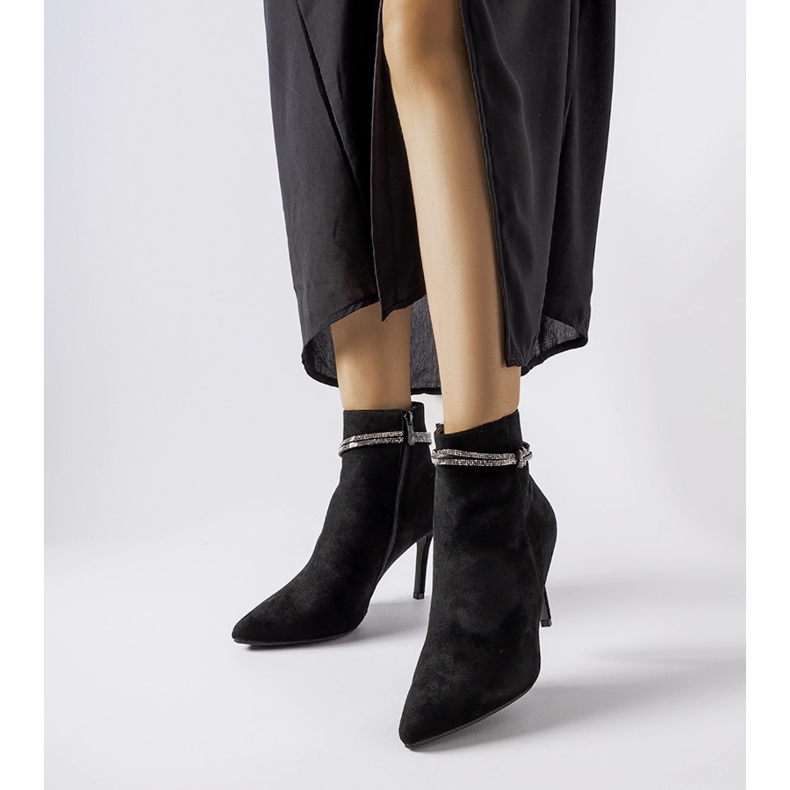 Vinceza Crne izolirane čizme s visokom petom iz Vinceze crna 1