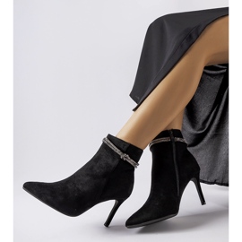 Vinceza Crne izolirane čizme s visokom petom iz Vinceze crna 2