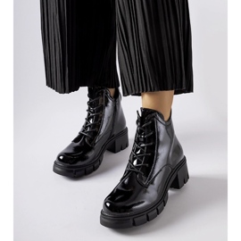 Crne izolirane lakirane gležnjače Vinceza crna 1