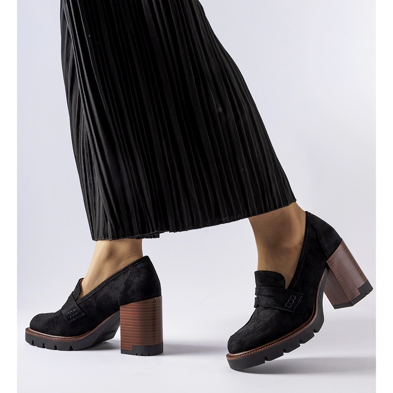 Crne cipele s kožnim umetkom iz Vinceze crna 1