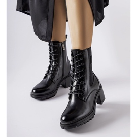 Vinceza Crne izolirane gležnjače iz Vinceze crna 1