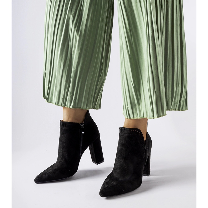 Crne Cammoro čizme od brušene kože crno 1