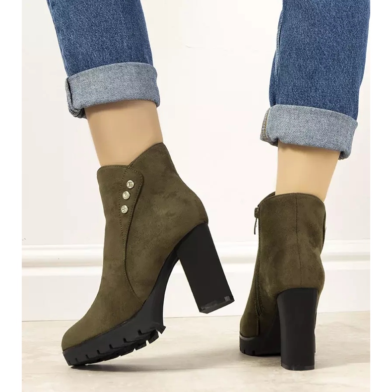 Castaneda antilop zelene čizme na stupu zelena 2