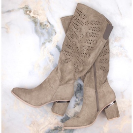 Ženske ažur čizme od antilopa bež boje Vinceza 16443 1