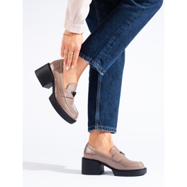 Bež ženske lakirane cipele iz Sheloveta 2