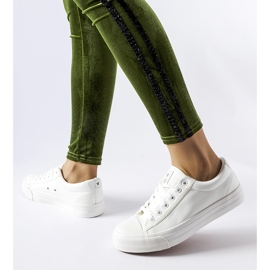 NEWS Bijele klasične Mushirah tenisice bijela 1