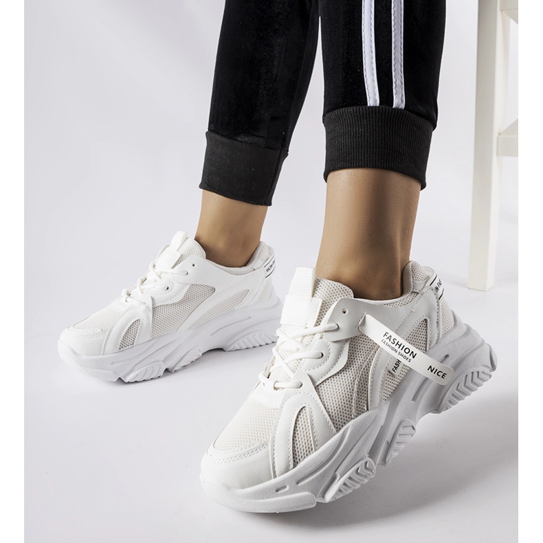 Bijele tenisice s debelim potplatom Fida bijela 1