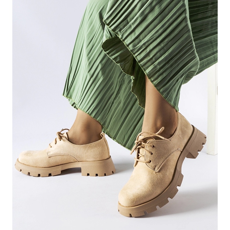 Bež cipele s masivnim potplatom od Colemana 1