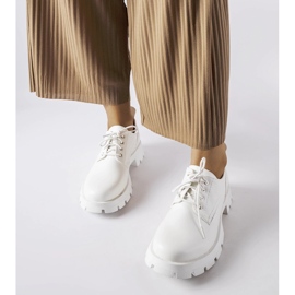 Bijele cipele s mat Charleston završetkom bijela 1