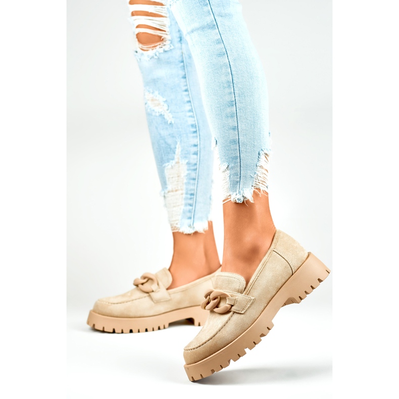 Ženske bež natikače od brušene kože s lancem 2