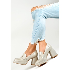 Ženske lakirane cipele na visoku petu bež 2