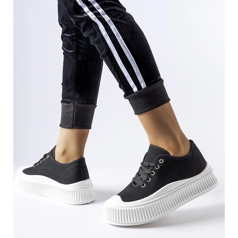 Crne tenisice na debelu bijelu Rina platformu crno 1