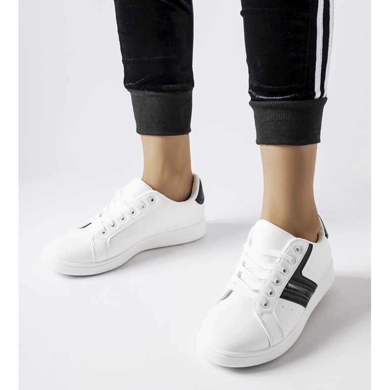 Bijele tenisice s crnim Rizzo umetcima bijela 1