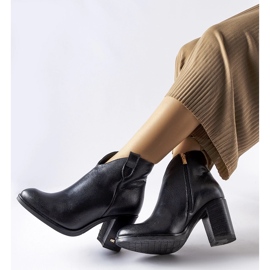 Karino crne kožne izolirane čizme crna 1