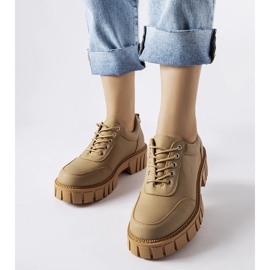 Smeđe cipele s mat završnicom iz Severina bež 1