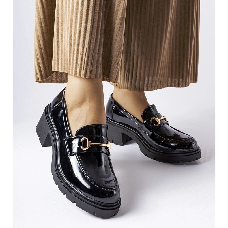 Crne lakirane cipele Fabrizio na visoku petu crno 1