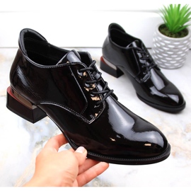 Ženske crne lakirane cipele na štiklu Vinceza crna 1