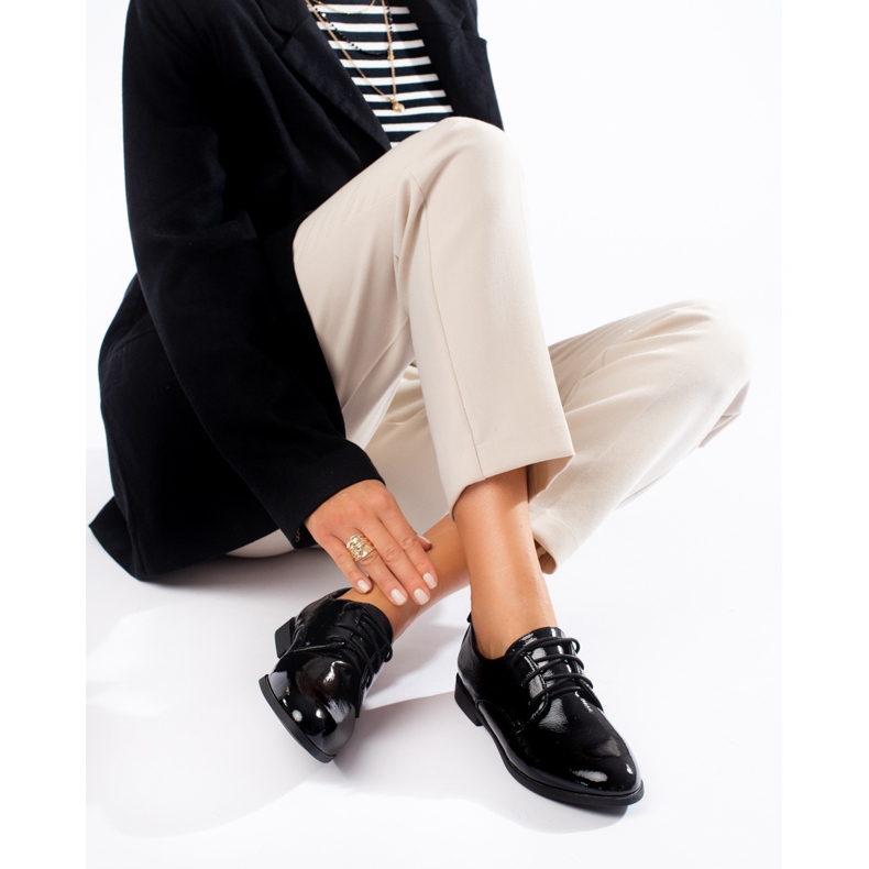 Lakirane crne oksfordice Shelovet na vezanje crna 1