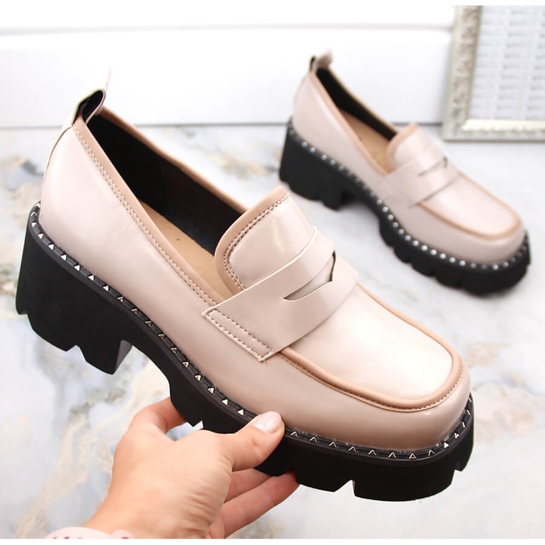 S.Barski Lakirane mokasine na visoku petu i platformu, bež 1