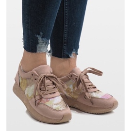 Ružičaste sportske tenisice na klin T025 ružičasta 2