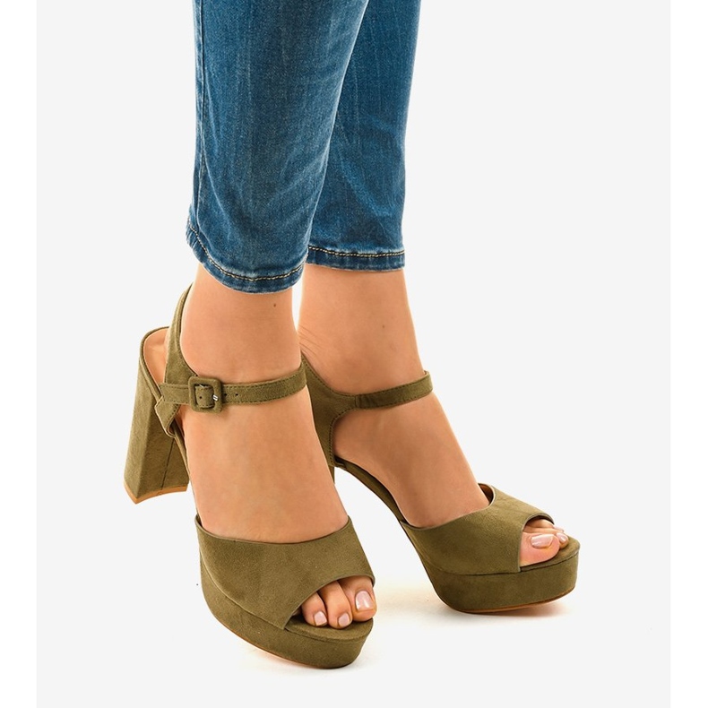 Zelene sandale na stupu od antilopa AT-0660-L zelena 1