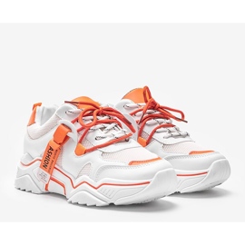 Kenijske bijele sportske tenisice bijela 1