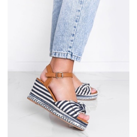 Dulce sandale na plavi i bijeli klin bijela plava 1