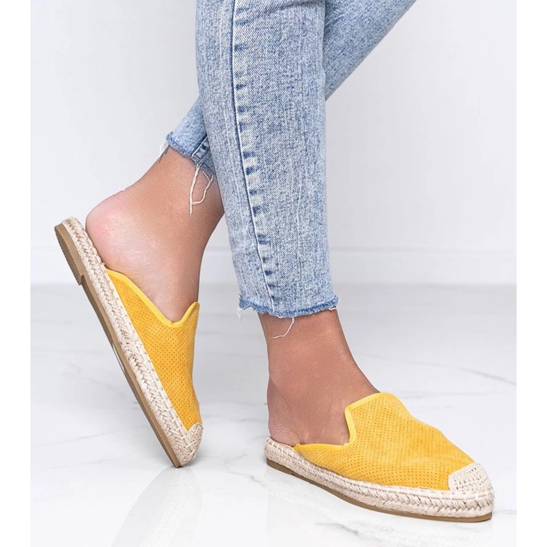 Žute japanke s izgrađenim Kinshasa prednjim dijelom žuta boja 1