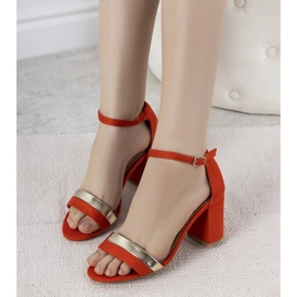 Narančaste sandale na Kino postu 1