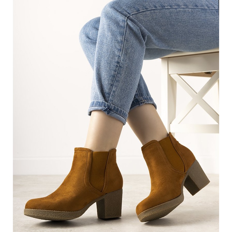 Deve čizme na postu Malavija smeđa 1