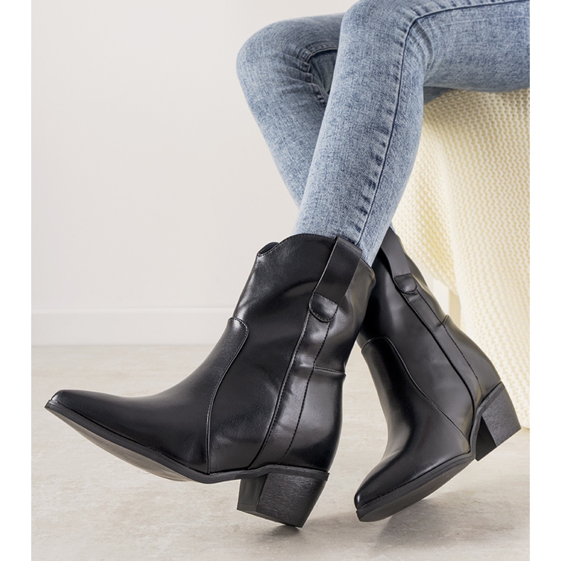 Crne kaubojske čizme na Perlage stupu crna 1