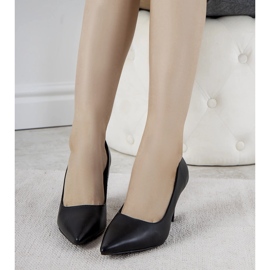 Crne pumpe na debeloj peti Day Off crna 1