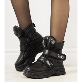 Crne čizme za snijeg s čičak Comfort kopčanjem crna 1