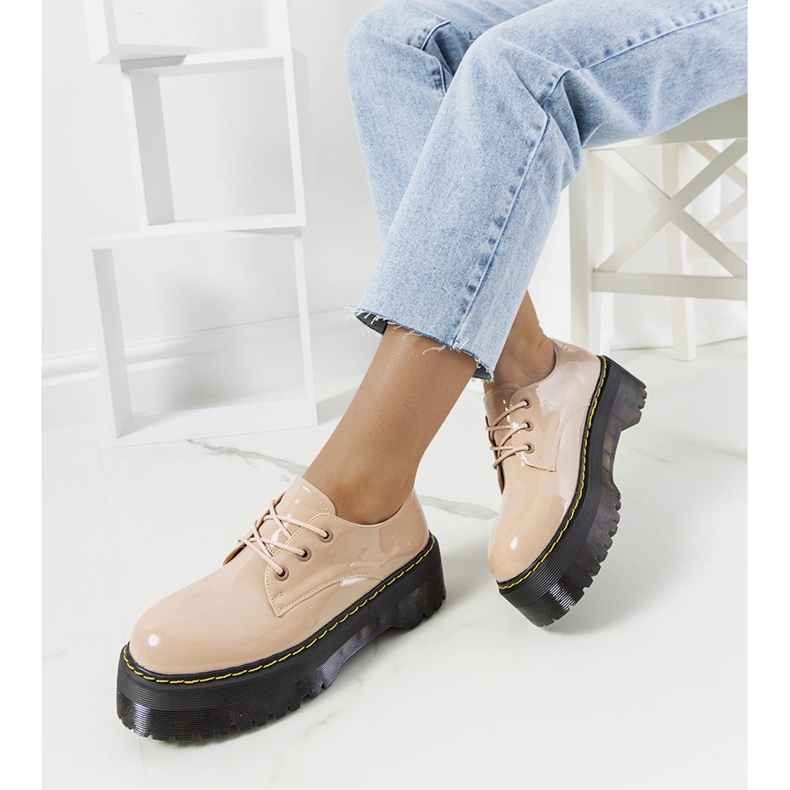 Bež cipele s visokim Hooper potplatom 1