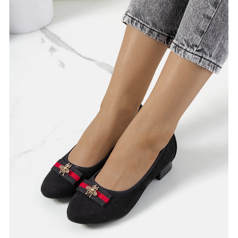 Crne pumpice s Vijver leptir mašnom crno 1