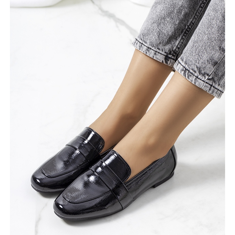 Crno lakirane Yasemin kožne cipele 1