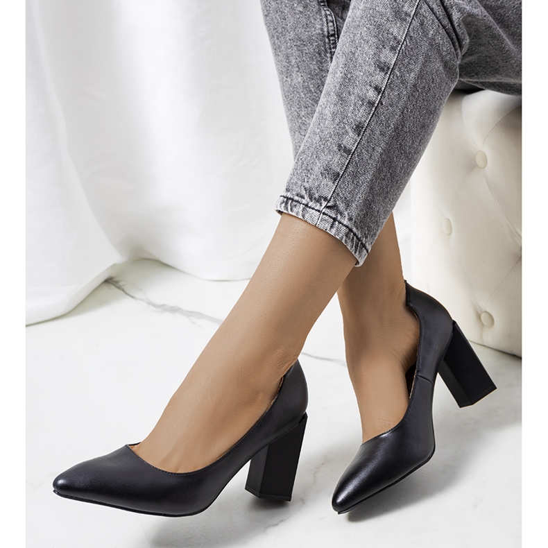 Crne pumpice na Kruis postu crna 1