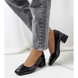 Crni lak pumpice na Peet stupu crna 1