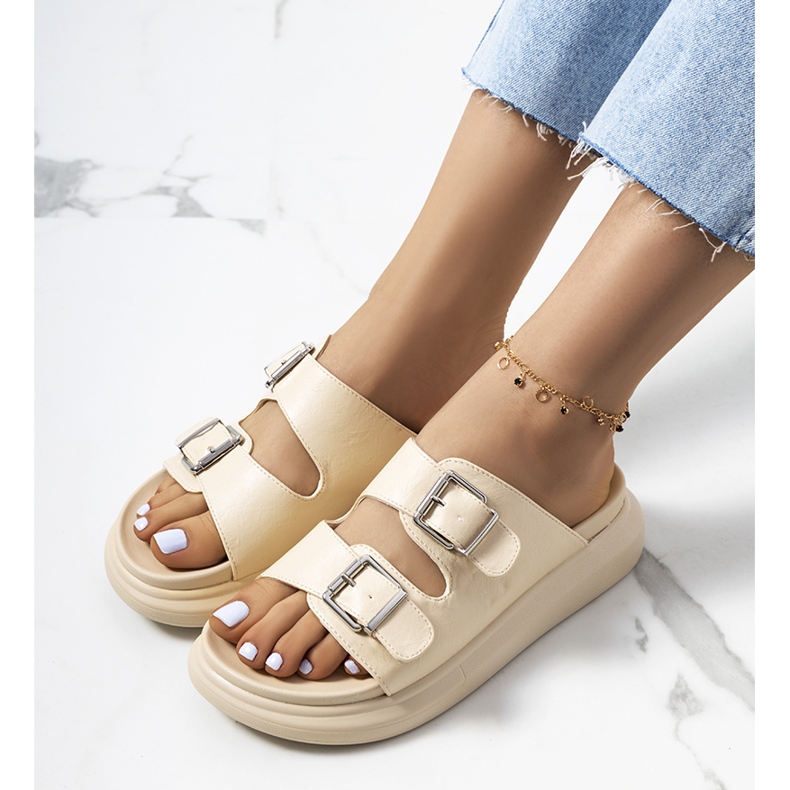 Bež papuče s Ageston kopčama 1