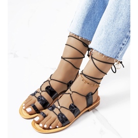 Albertis crne lakirane sandale crna 1