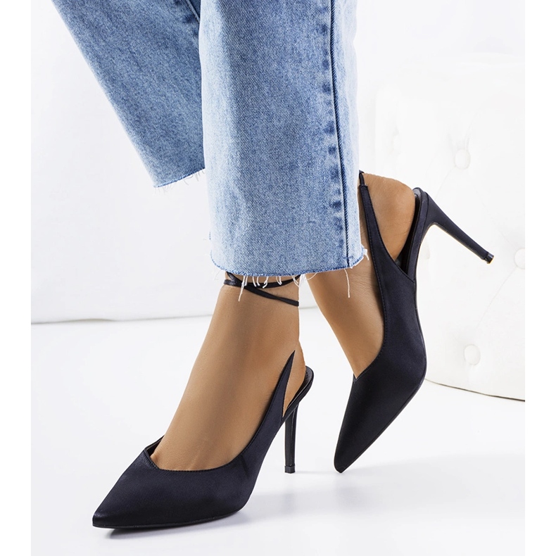 Crne štikle s uvezom Anneli crna 1