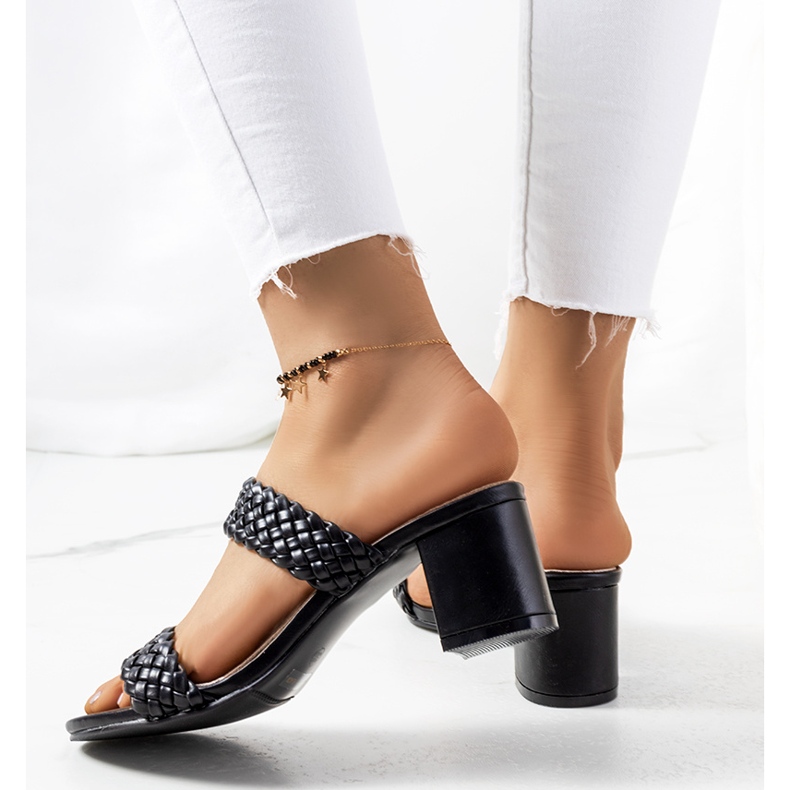 Crni pleteni jezičci na peti crna 1